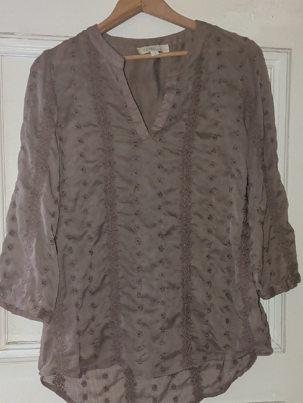 Olive & Oak Dusty Mauve Embroidered V-Neck Tunic